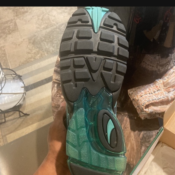 To Small - Picture 5 of 6